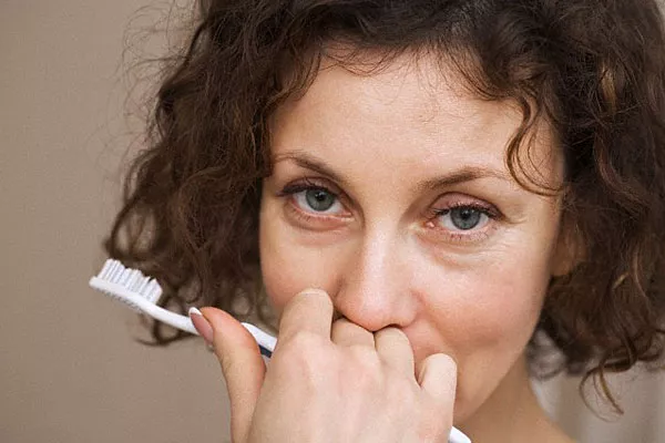 Secretos para lograr un pelo perfecto con un cepillo de dientes  Ohlalá